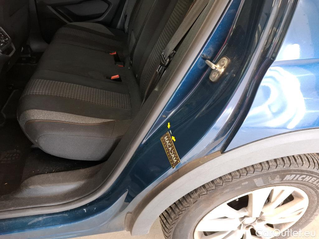  Peugeot  3008  Active Business 1.5 HDi 130CV BVA8 E6d #38