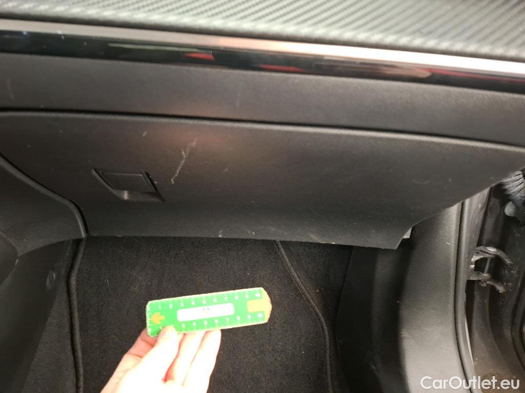  Peugeot  2008  Allure Pack 1.5 HDi 130CV BVA8 E6d #3