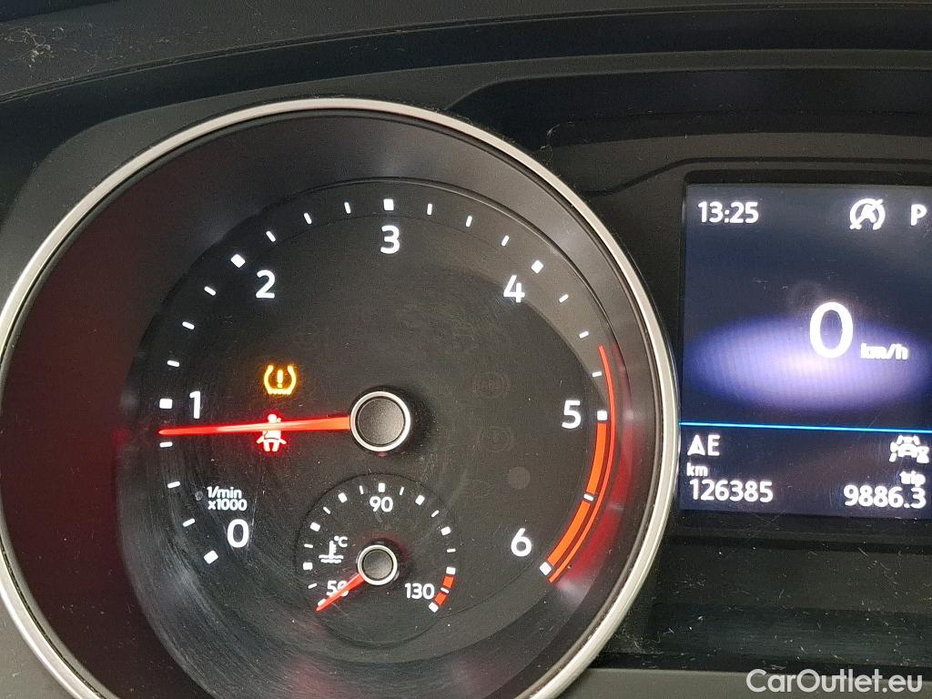  Volkswagen  Tiguan VOLKSWAGEN  Allspace / 2017 / 5P / SUV 2.0 TDI 150 DSG7 Confortline Business #54