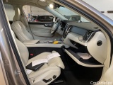  Volvo  XC60 T6 Recharge 350 AWD Plus Dark Drag B&W Pano #8