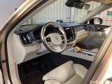  Volvo  XC60 T6 Recharge 350 AWD Plus Dark Drag B&W Pano #12
