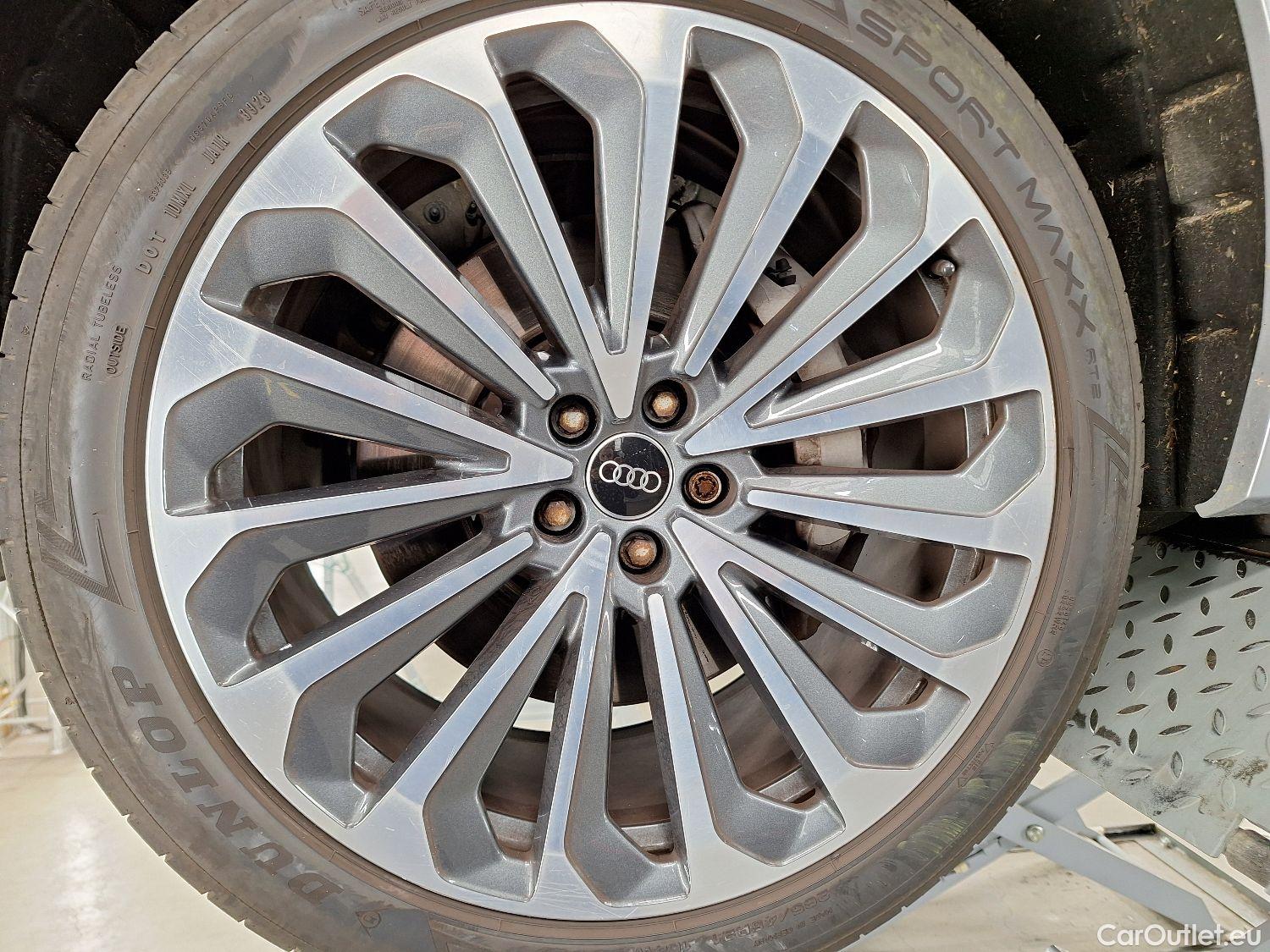  Audi  E-TRON Audi,  '19 BEV, Audi  55 Quattro S-Line 5d #11