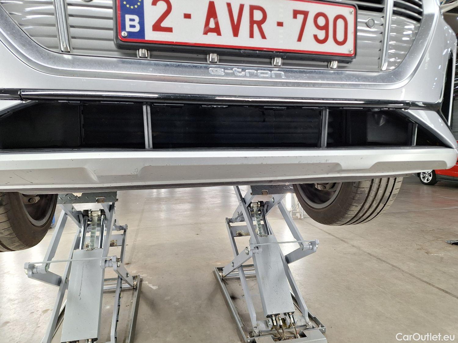  Audi  E-TRON Audi,  '19 BEV, Audi  55 Quattro S-Line 5d #15