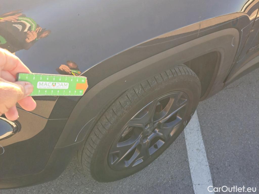  Jeep  Patriot JEEP Renegade / 2014 / 5P / todoterreno 80 Aniversario 1.0G 88kW (120CV) 4x2(SP) #47