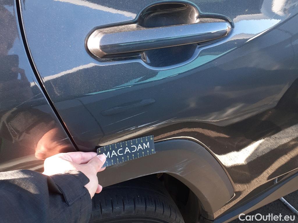  Toyota  RAV4 TOYOTA  / 2018 / 5P / todoterreno 2.5l 220H Advance 4WD #24