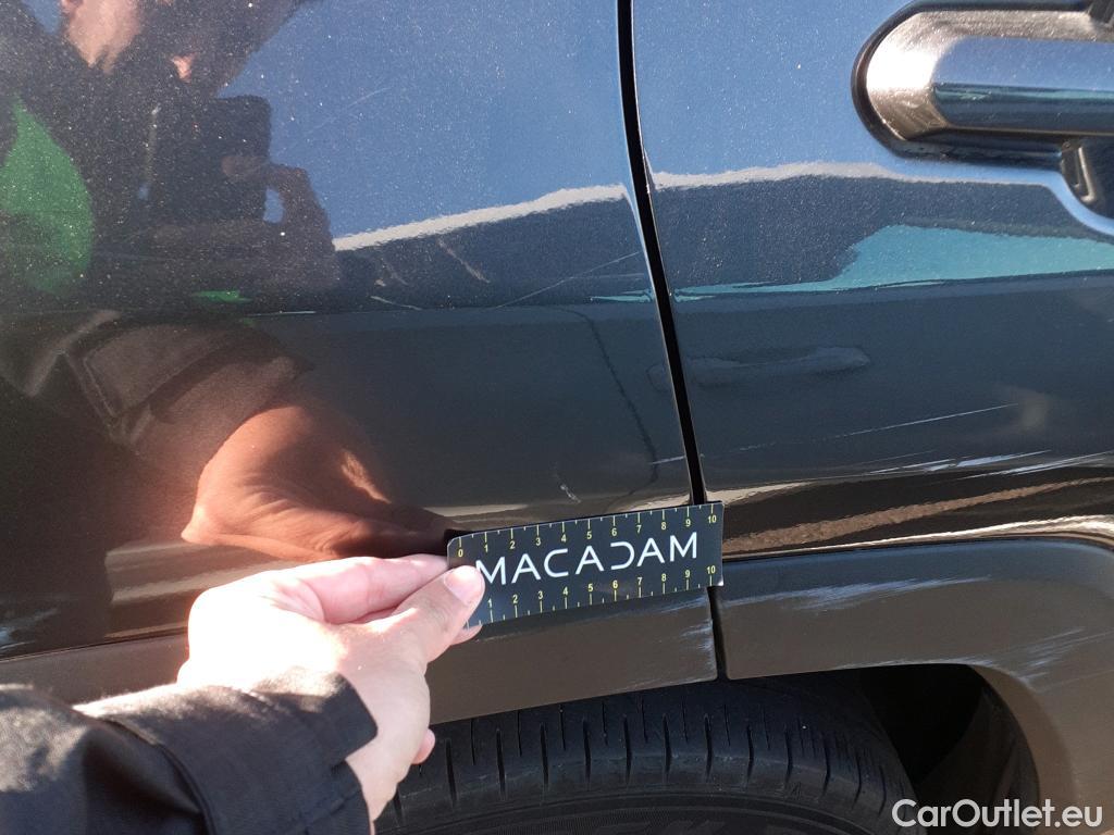  Toyota  RAV4 TOYOTA  / 2018 / 5P / todoterreno 2.5l 220H Advance 4WD #19