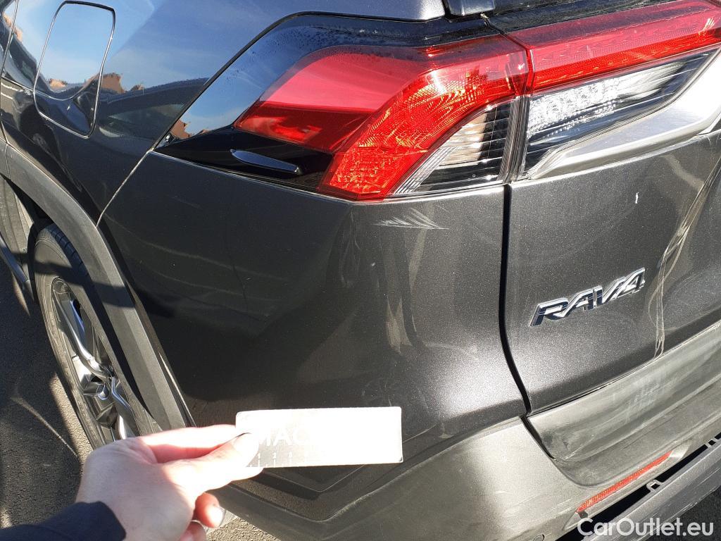  Toyota  RAV4 TOYOTA  / 2018 / 5P / todoterreno 2.5l 220H Advance 4WD #34