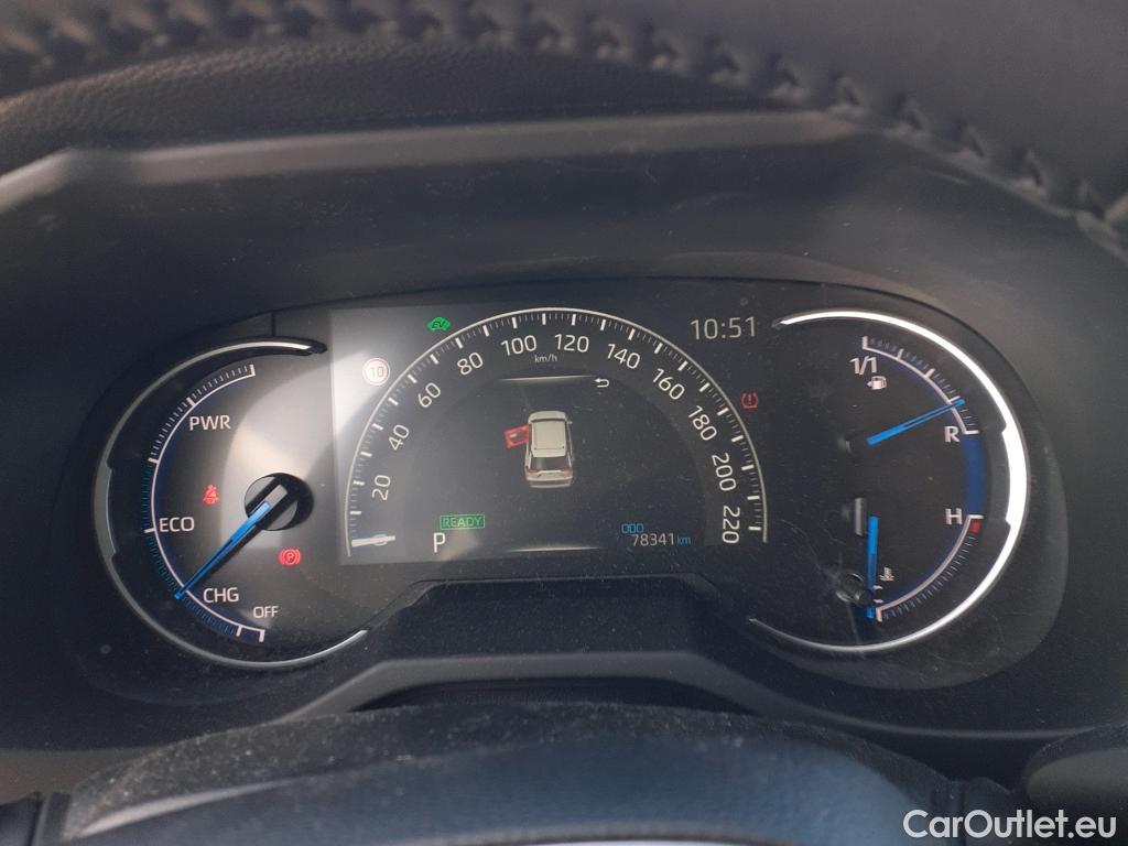  Toyota  RAV4 TOYOTA  / 2018 / 5P / todoterreno 2.5l 220H Advance 4WD #52