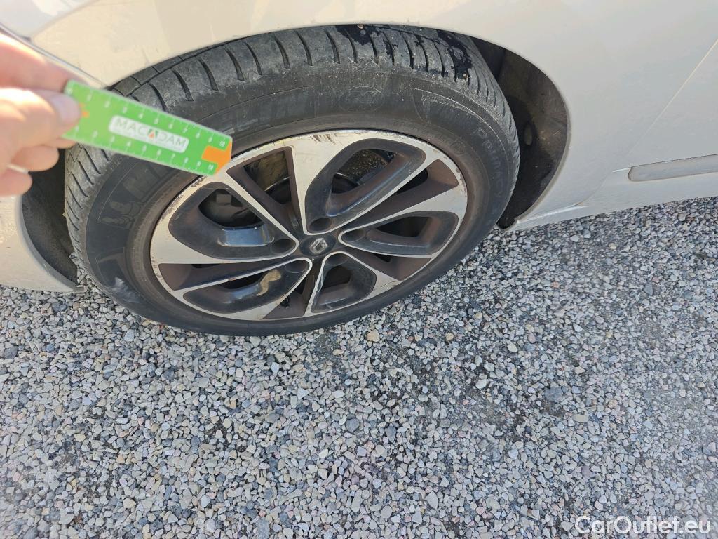  Renault  Scenic RENAULT SCÉNIC 5p 3G monovolumen compacto BOSE Energy dCi 130 eco2 Euro 6 #8