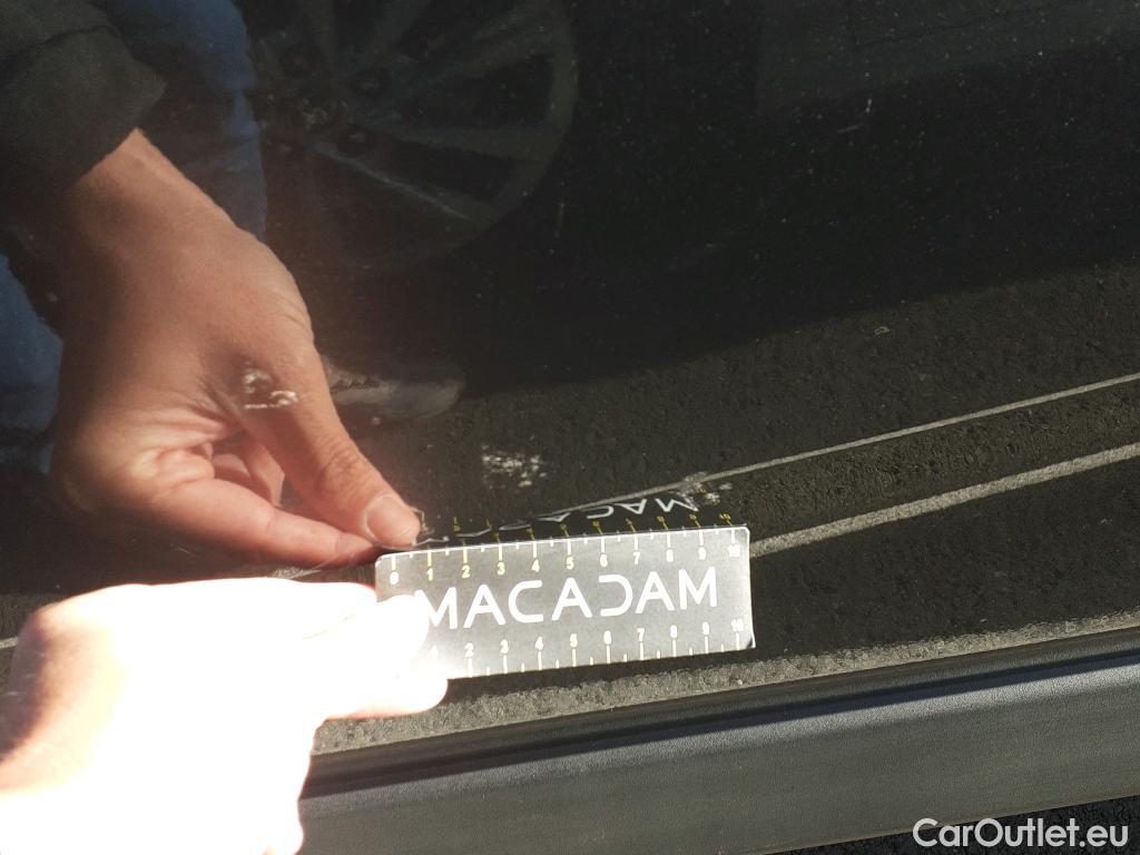  Toyota  RAV4 TOYOTA  / 2018 / 5P / todoterreno 2.5l 220H Advance 4WD #16