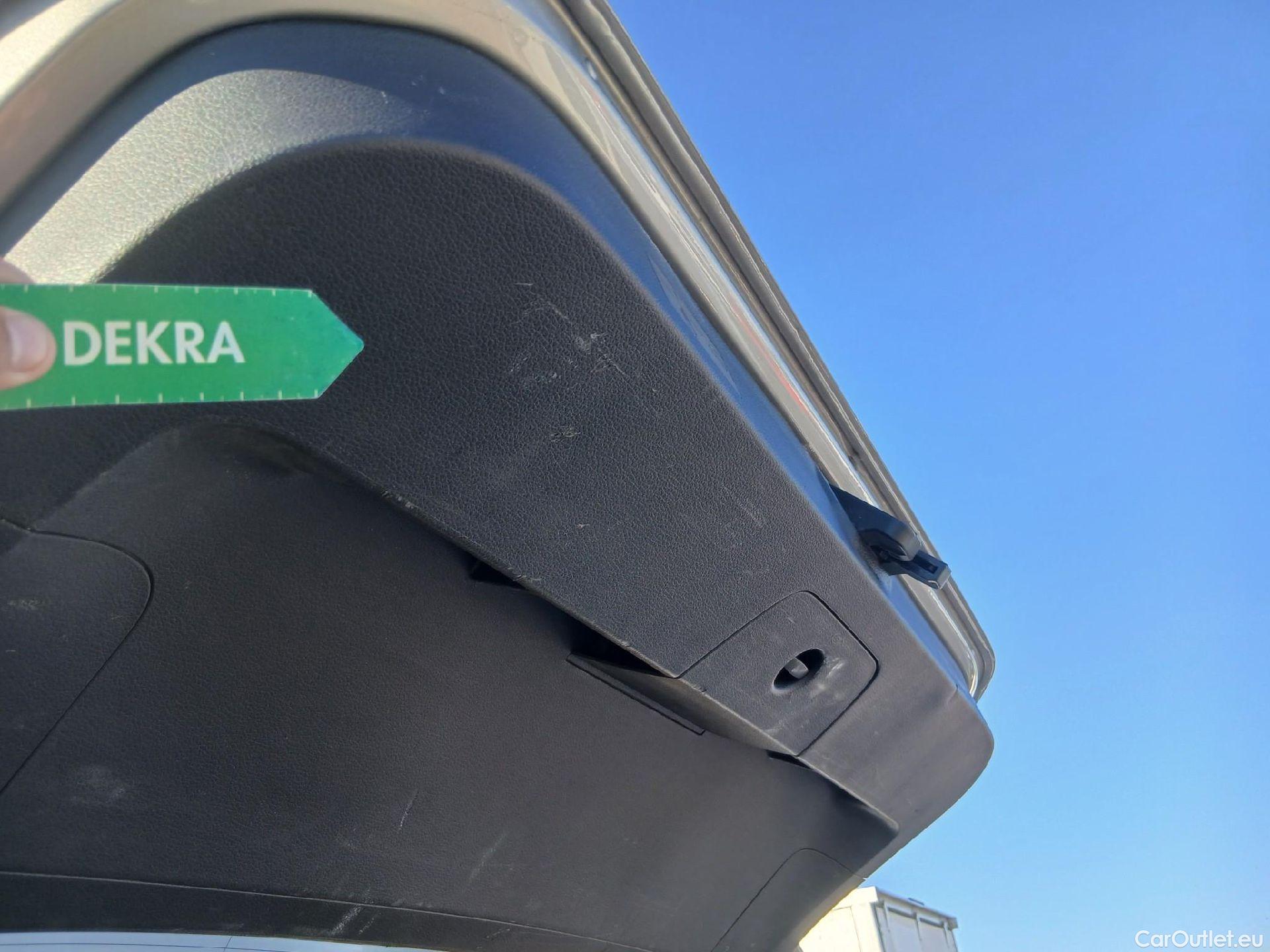  Volkswagen  Golf  VOLKSWAGEN / 2016 / 5P / familiar Business 1.6 TDI 85kW (115CV) Variant #4