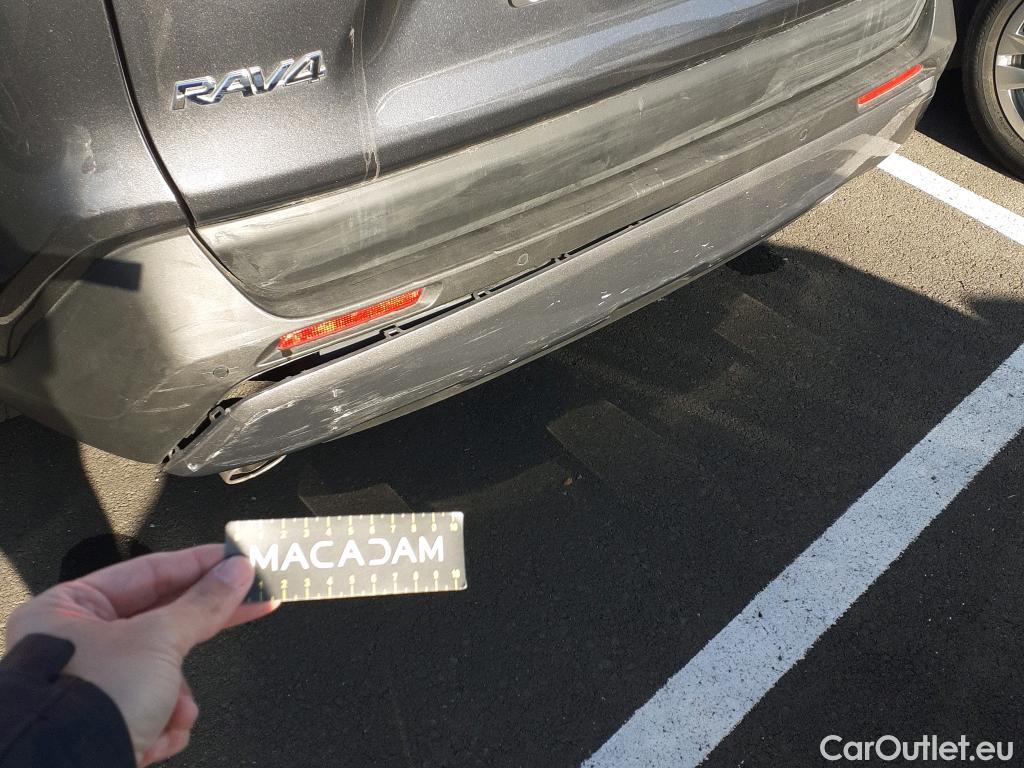  Toyota  RAV4 TOYOTA  / 2018 / 5P / todoterreno 2.5l 220H Advance 4WD #8