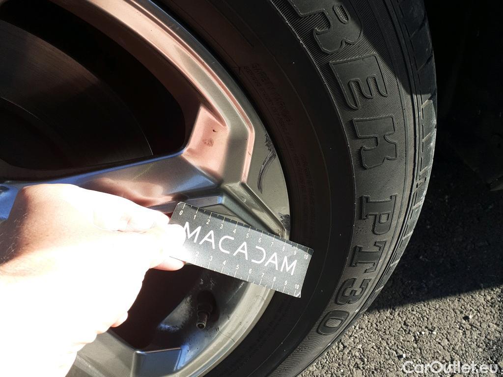  Toyota  RAV4 TOYOTA  / 2018 / 5P / todoterreno 2.5l 220H Advance 4WD #27