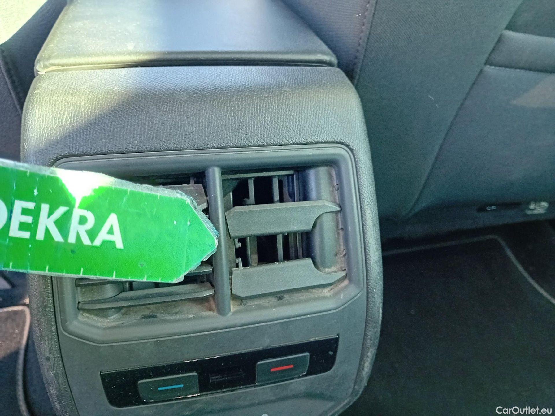  Seat  Leon SEAT Nuevo León / 2020 / 5P / familiar SP 2.0 TDI 85kW Style Go(SP) #7