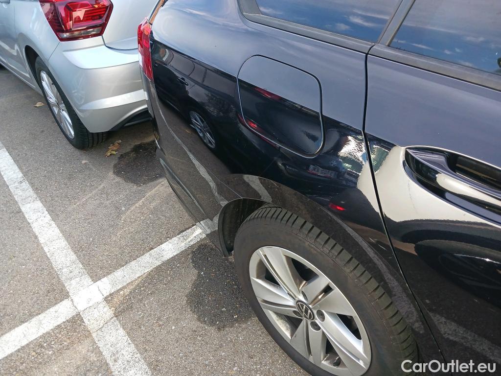  Volkswagen  Golf  VOLKSWAGEN / 2020 / 5P / familiar Life 2.0 TDI 85kW (115CV) DSG Variant #22