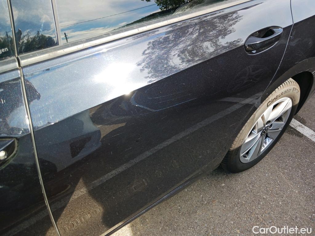  Volkswagen  Golf  VOLKSWAGEN / 2020 / 5P / familiar Life 2.0 TDI 85kW (115CV) DSG Variant #24