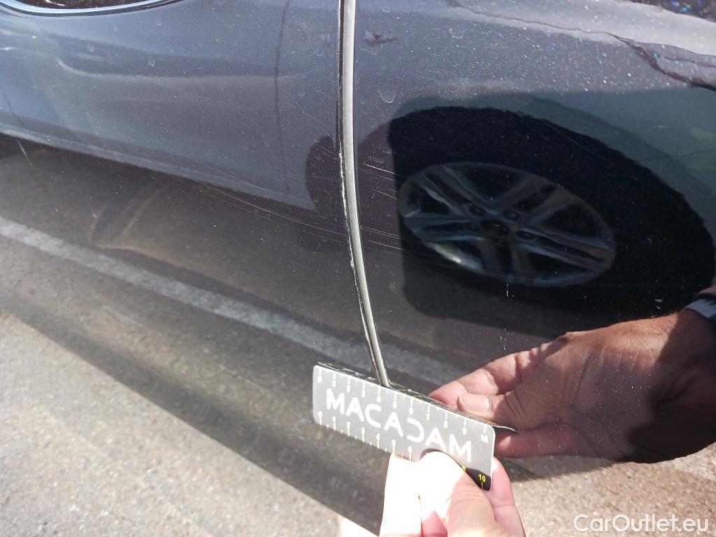  Volkswagen  Golf  VOLKSWAGEN / 2020 / 5P / familiar Life 2.0 TDI 85kW (115CV) DSG Variant #16