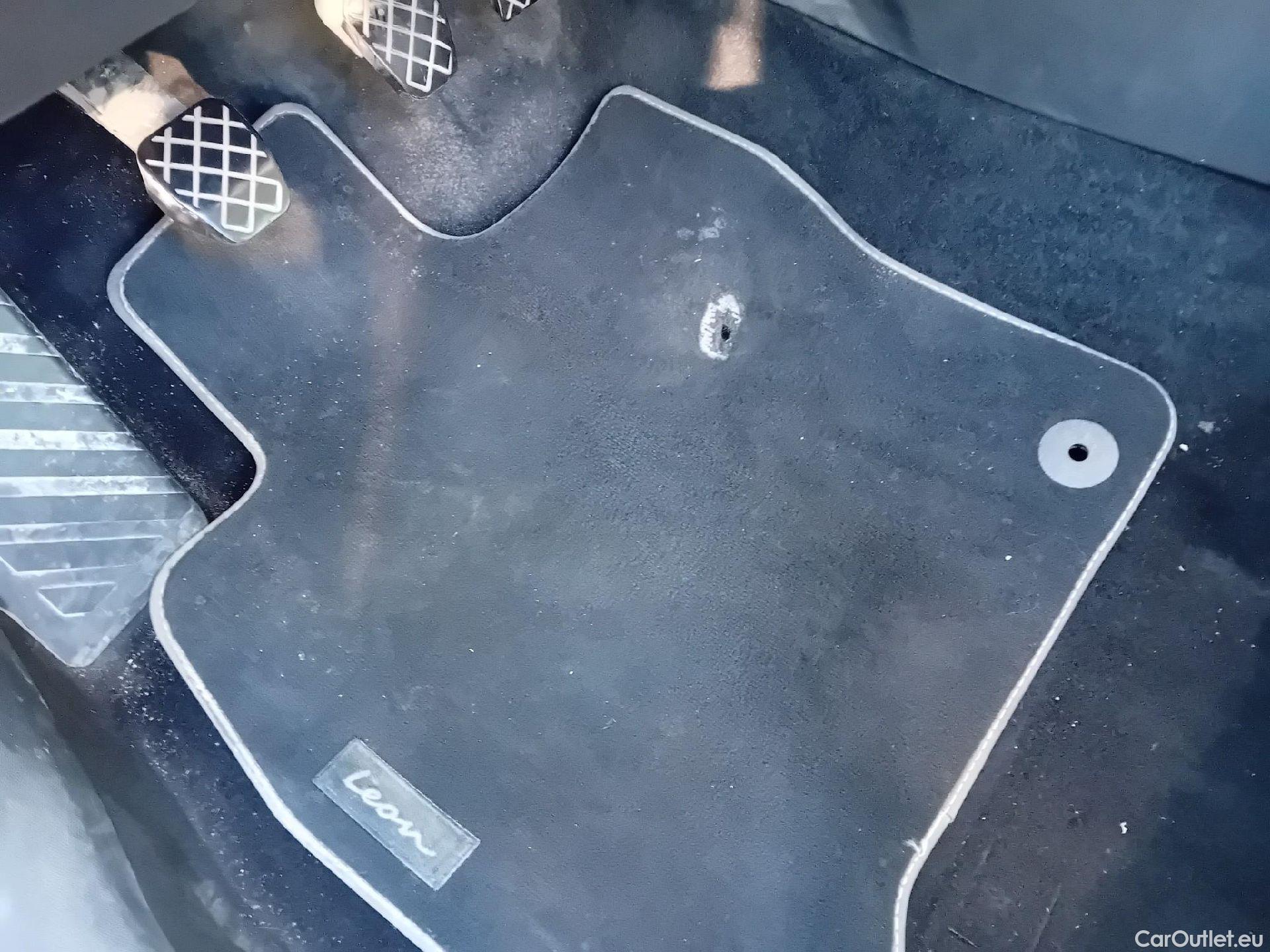  Seat  Leon SEAT Nuevo León / 2020 / 5P / familiar SP 2.0 TDI 85kW Style Go(SP) #1