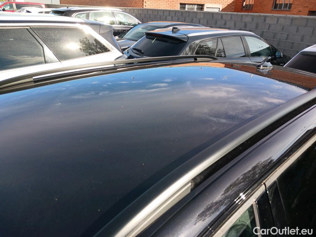  Volkswagen  Golf  VOLKSWAGEN / 2020 / 5P / familiar Life 2.0 TDI 85kW (115CV) DSG Variant #3