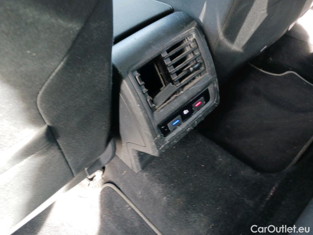  Volkswagen  Golf  VOLKSWAGEN / 2020 / 5P / familiar Life 2.0 TDI 85kW (115CV) DSG Variant #5