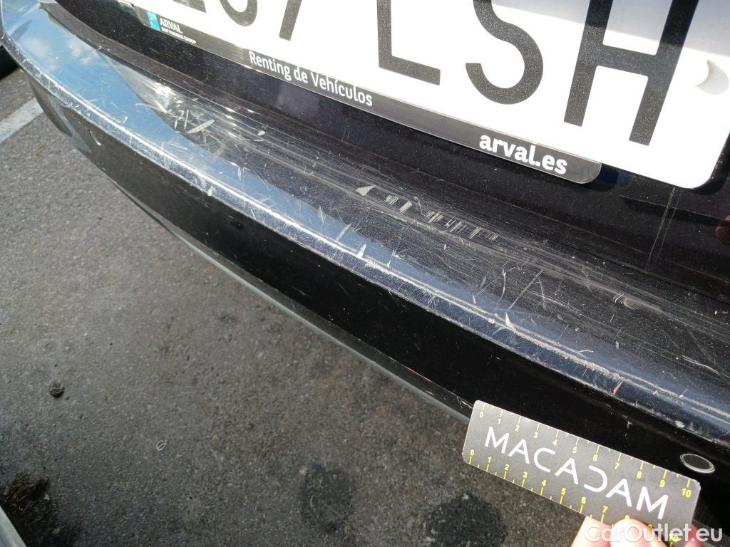  Volkswagen  Golf  VOLKSWAGEN / 2020 / 5P / familiar Life 2.0 TDI 85kW (115CV) DSG Variant #53