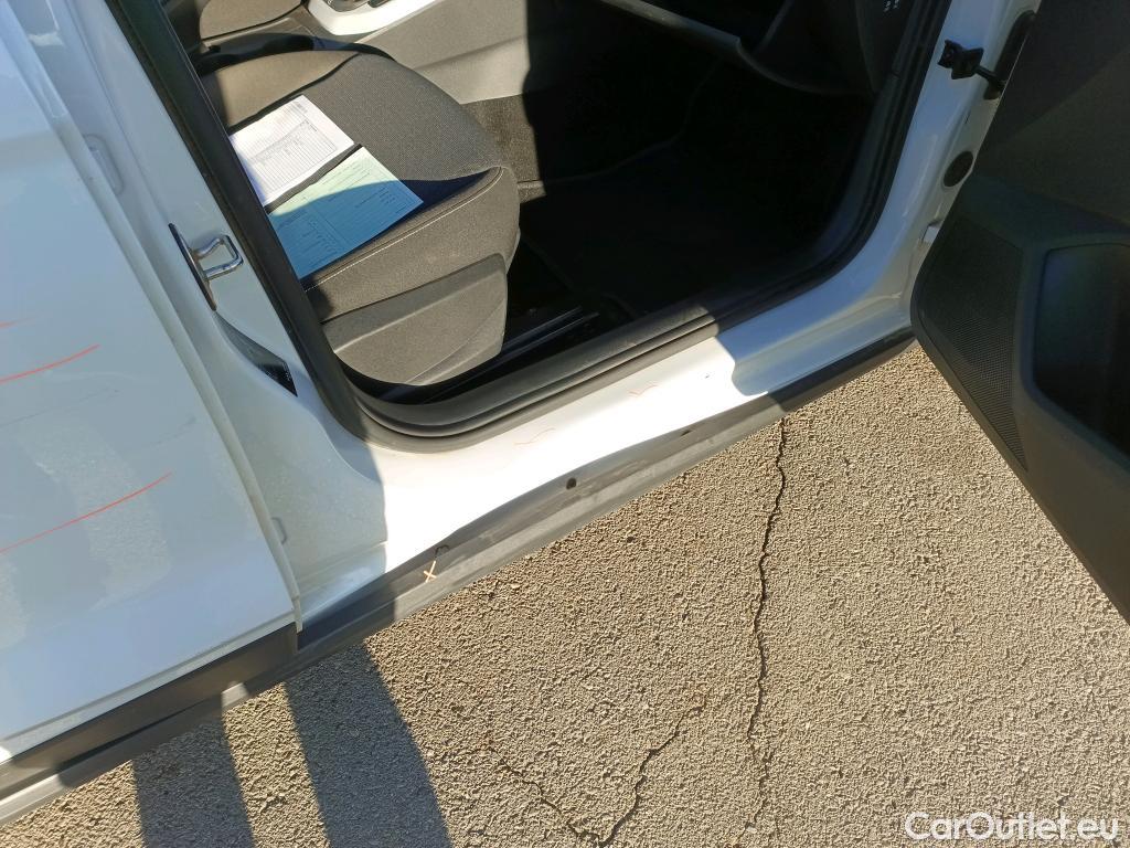  Seat  Arona SEAT  / 2017 / 5P / todoterreno 1.0 TSI 81kW (110CV) Style Plus (AC) #4