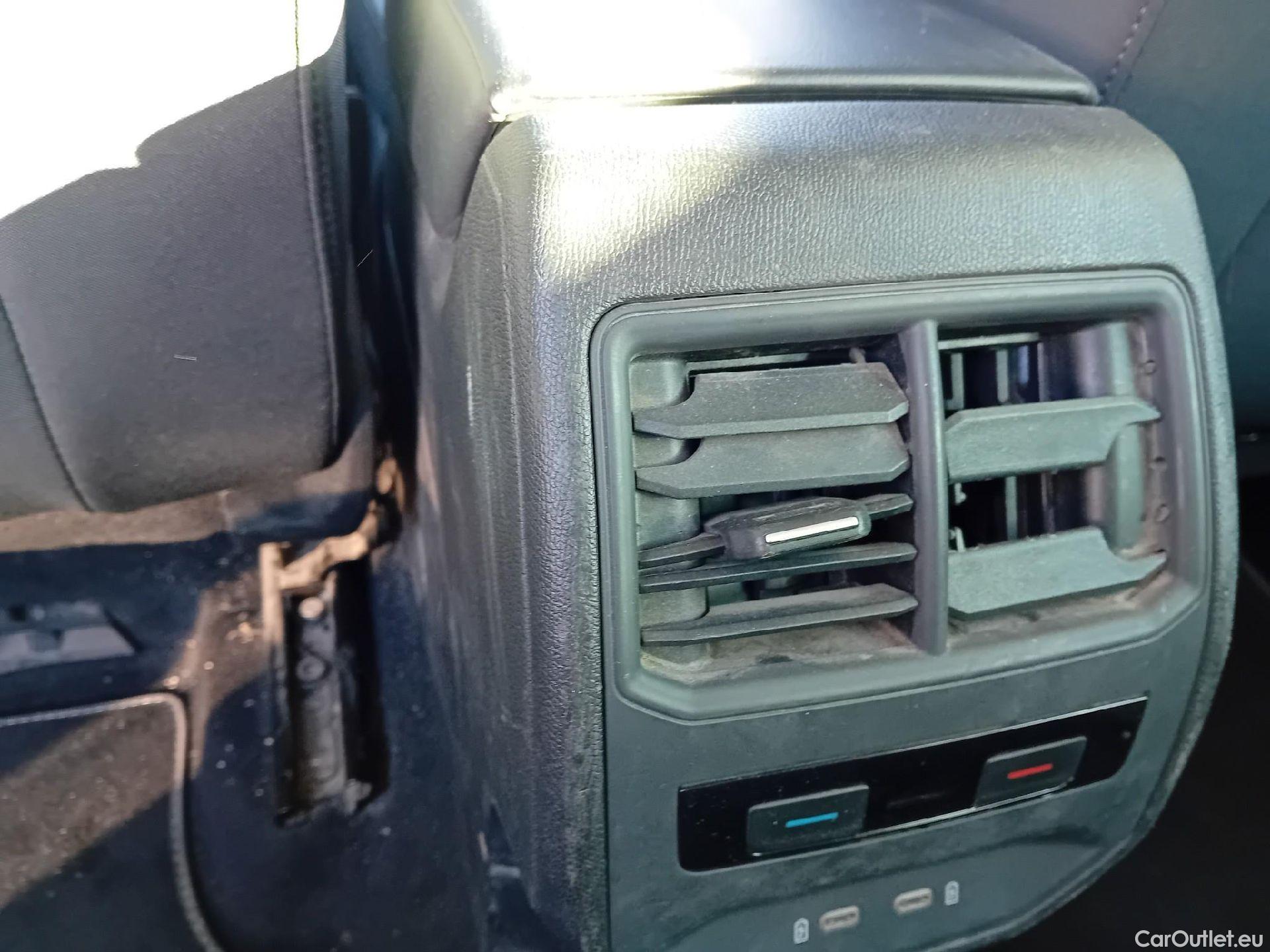  Seat  Leon SEAT Nuevo León / 2020 / 5P / familiar SP 2.0 TDI 85kW Style Go(SP) #6