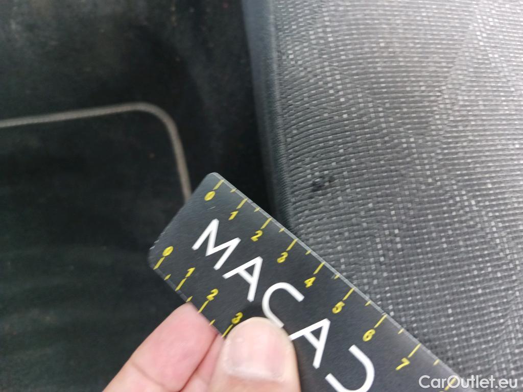  Volkswagen  Golf  VOLKSWAGEN / 2020 / 5P / familiar Life 2.0 TDI 85kW (115CV) DSG Variant #21