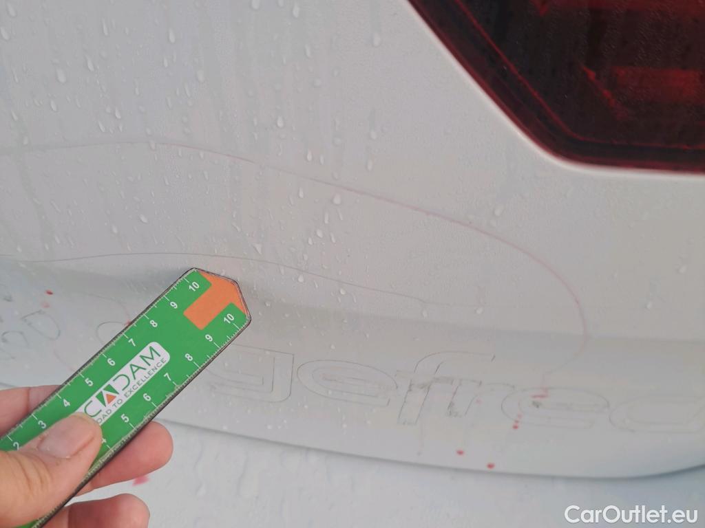  Volkswagen  T-ROC VOLKSWAGEN  / 2017 / 5P / todoterreno Sport 1.5 TSI 110kW (150CV) DSG #2