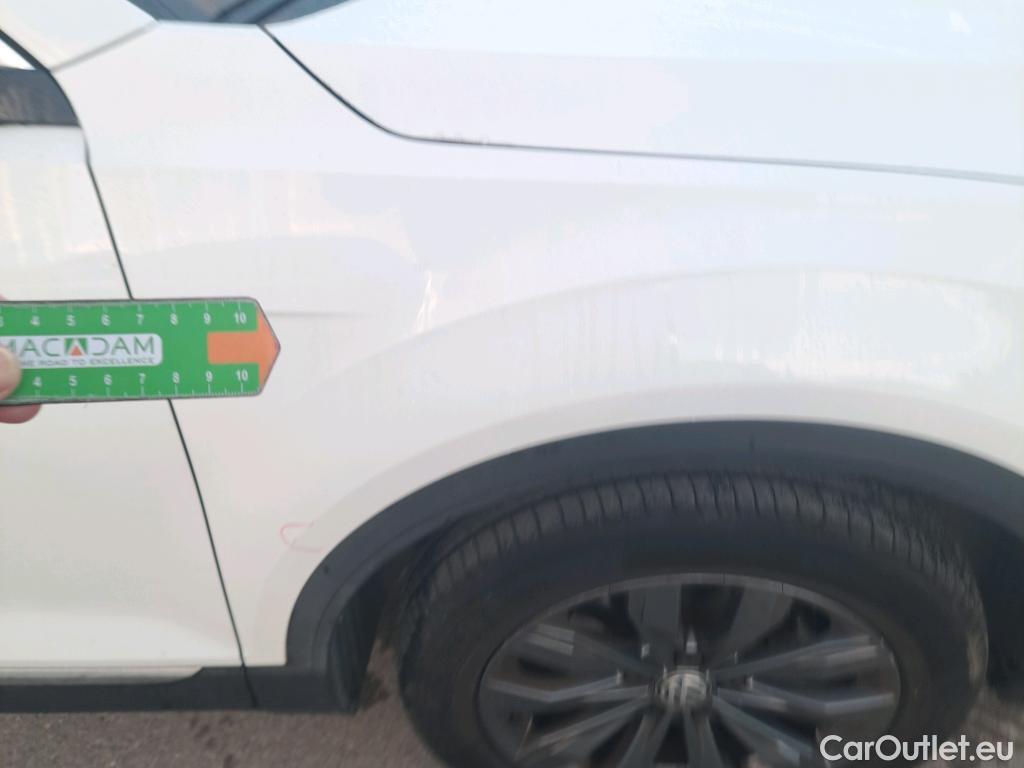  Volkswagen  T-ROC VOLKSWAGEN  / 2017 / 5P / todoterreno Sport 1.5 TSI 110kW (150CV) DSG #17