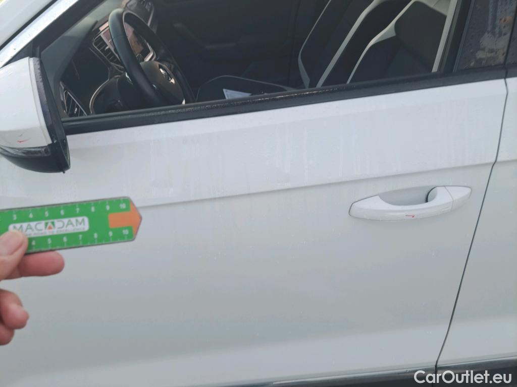  Volkswagen  T-ROC VOLKSWAGEN  / 2017 / 5P / todoterreno Sport 1.5 TSI 110kW (150CV) DSG #9