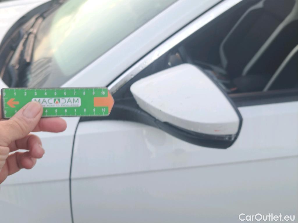  Volkswagen  T-ROC VOLKSWAGEN  / 2017 / 5P / todoterreno Sport 1.5 TSI 110kW (150CV) DSG #13