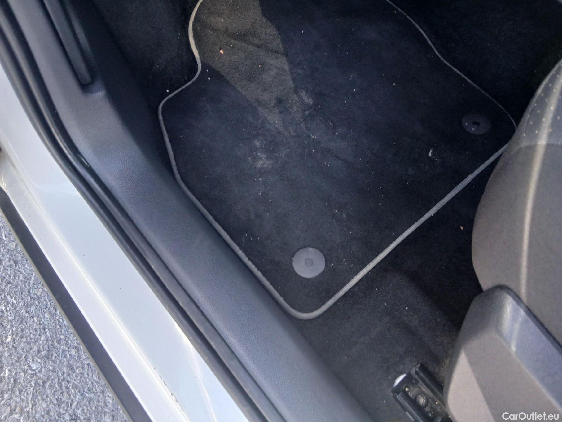  Seat  Arona SEAT  / 2017 / 5P / todoterreno 1.0 TSI 81kW (110CV) Style Plus (AC) #2