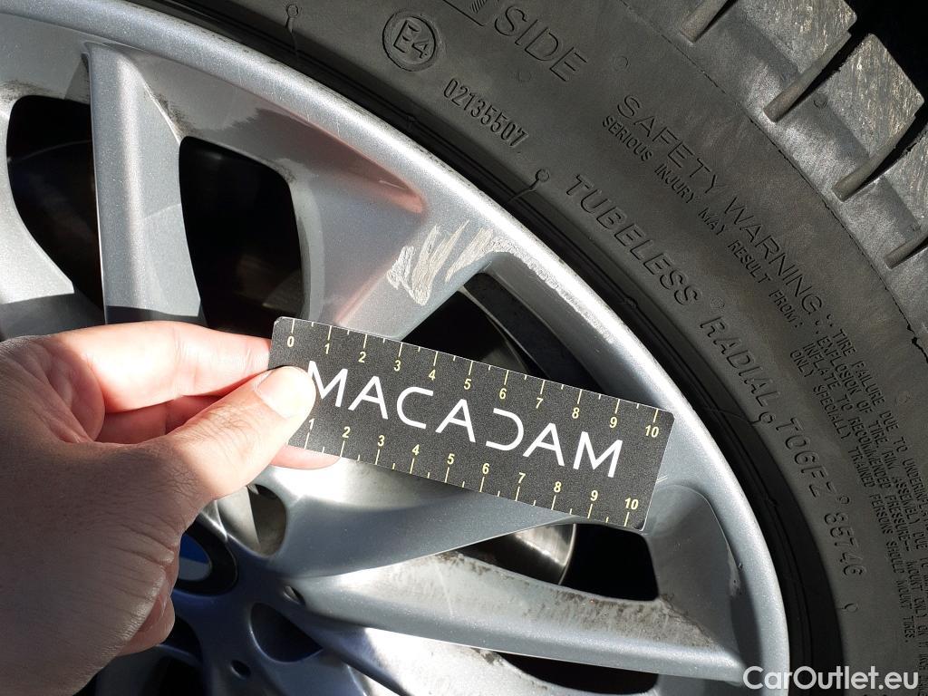  Bmw  Serie 1 BMW  / 2019 / 5P / berlina con portón 118i #9