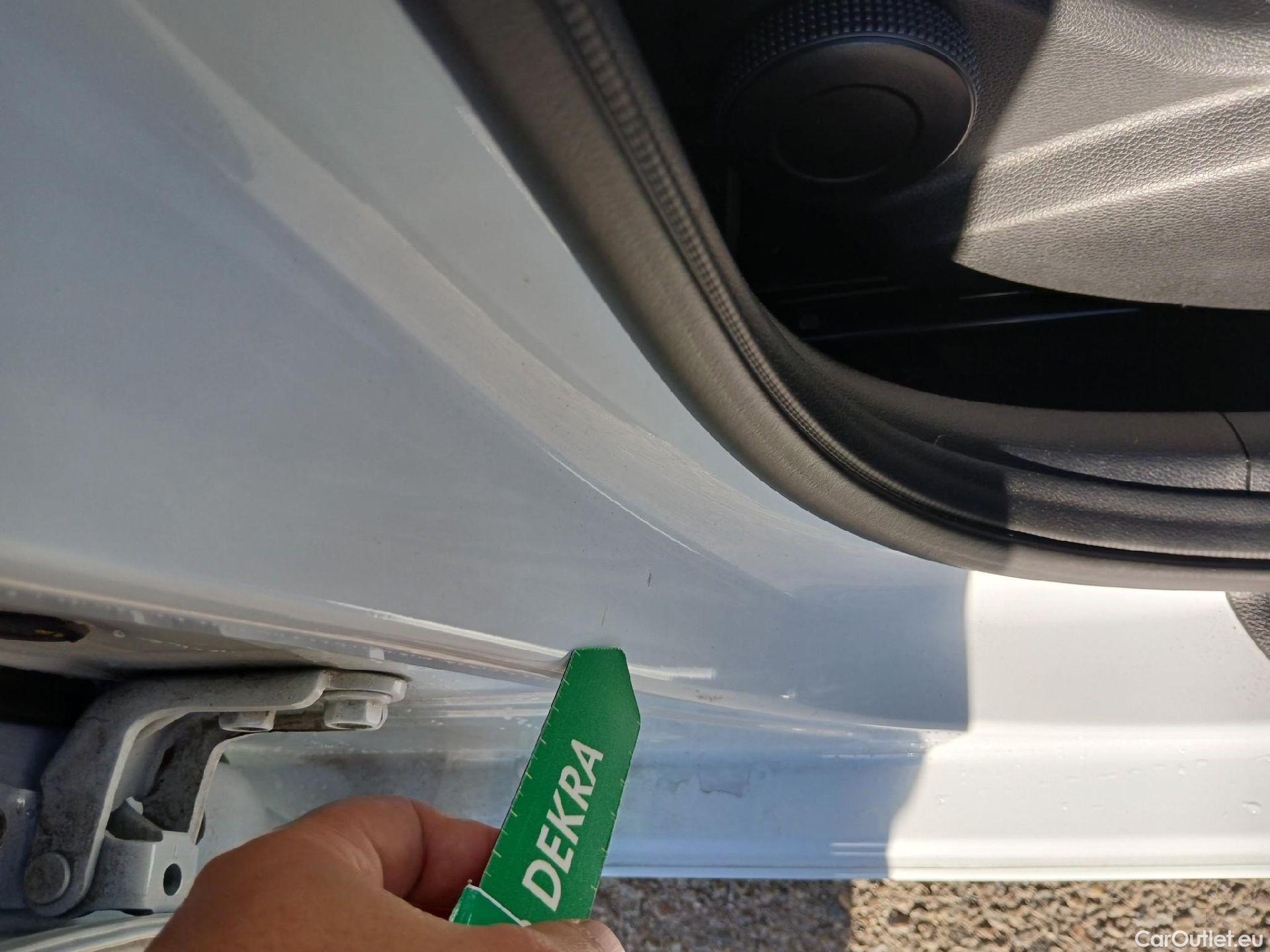  KIA  Cee'd KIA Ceed / 2021 / 5P / berlina con portón 1.0 MHEV 88kW (120CV) Drive DCT #2