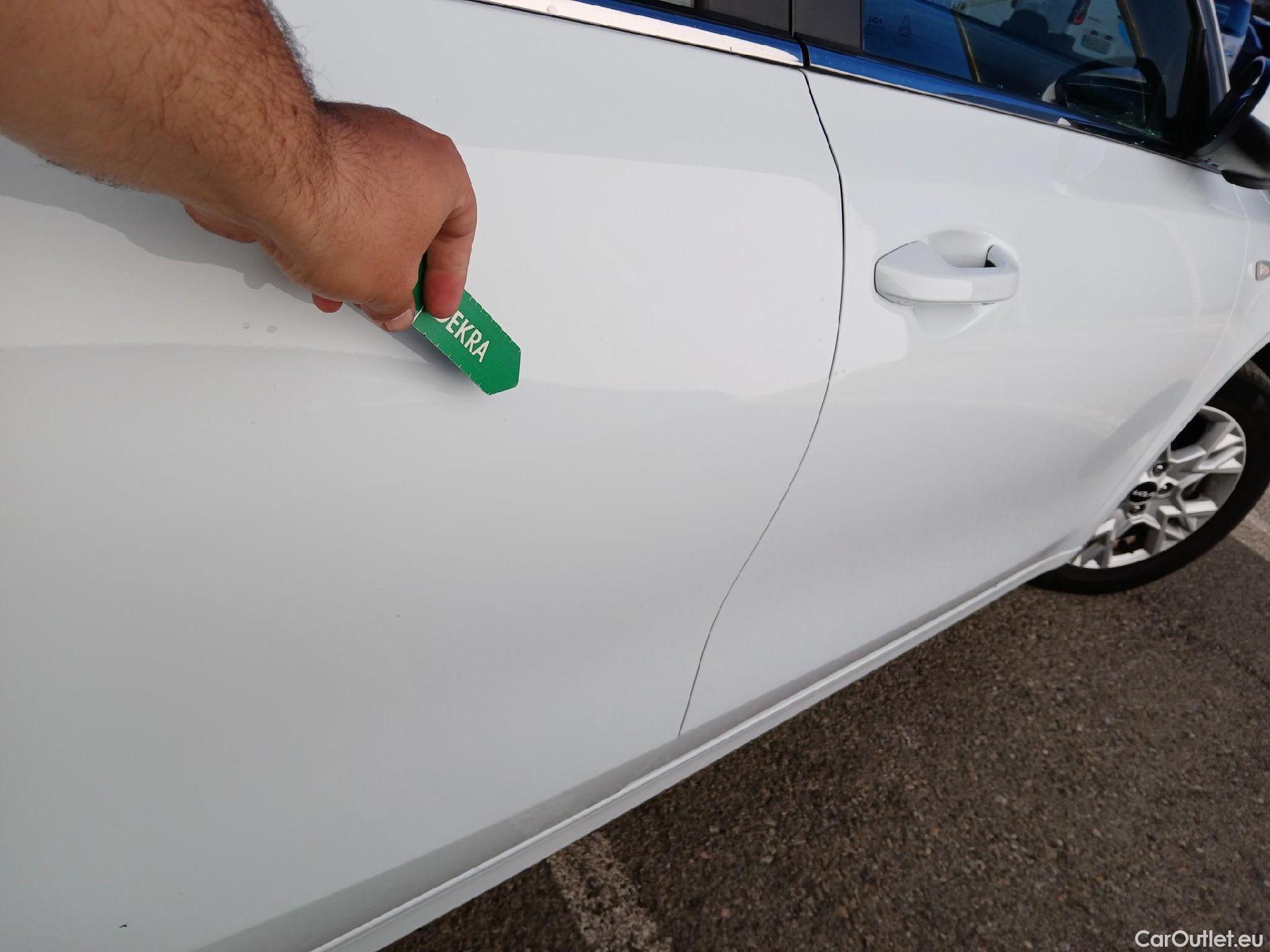  KIA  Cee'd KIA Ceed / 2021 / 5P / berlina con portón 1.0 MHEV 88kW (120CV) Drive DCT #9