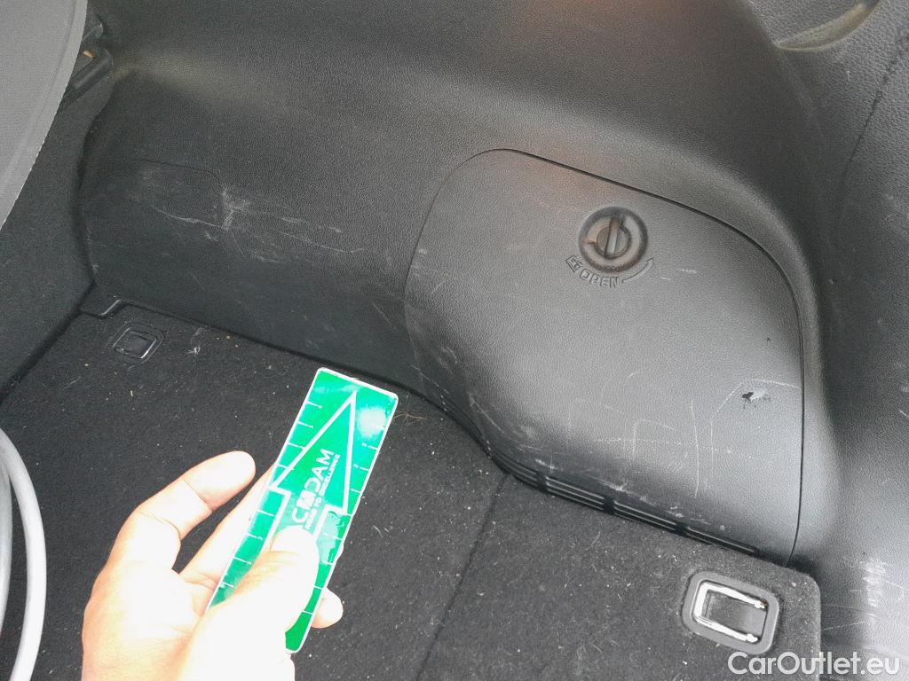  KIA  Niro KIA  / 2019 / 5P / crossover 1.6 GDi PHEV 104kW (141CV) Drive #16