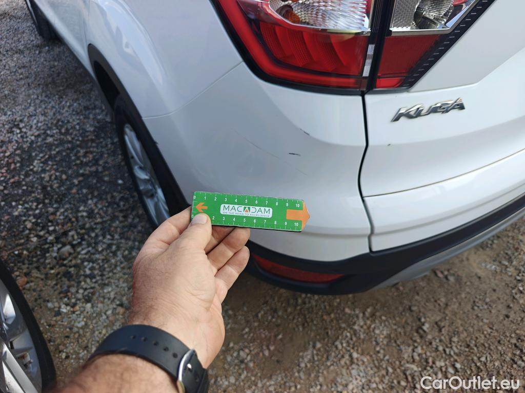  Ford  Kuga FORD  / 2016 / 5P / todoterreno 1.5 EcoBoost 88kW 4x2 Trend+ (CX) #28