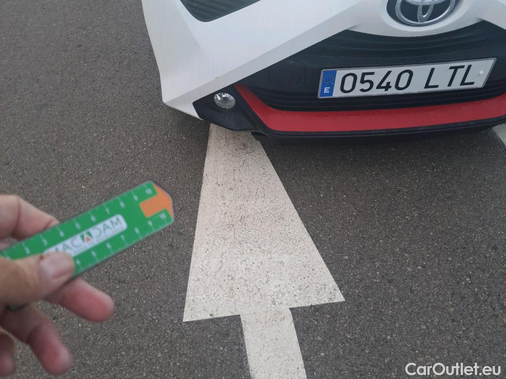  Toyota  Aygo TOYOTA  / 2018 / 5P / minicoche 1.0 70 x-play #10