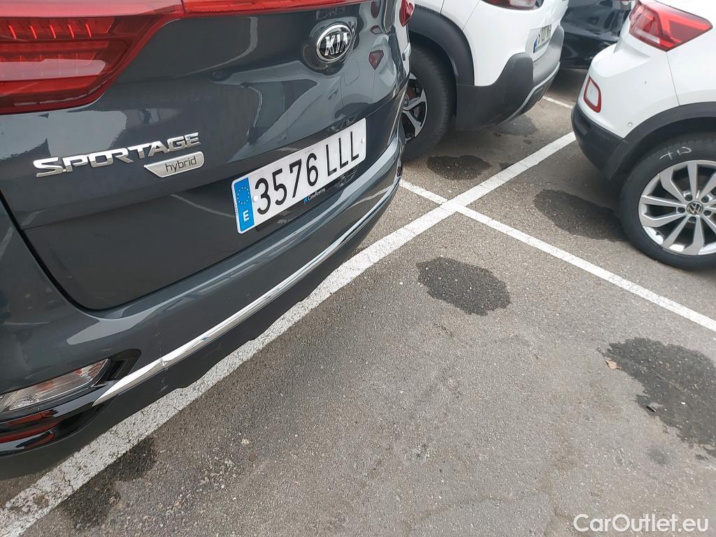  KIA  Sportage KIA  1.6MHEV Drive 100kW(136CV) 4x2(Crist Tintados)(CX) #1