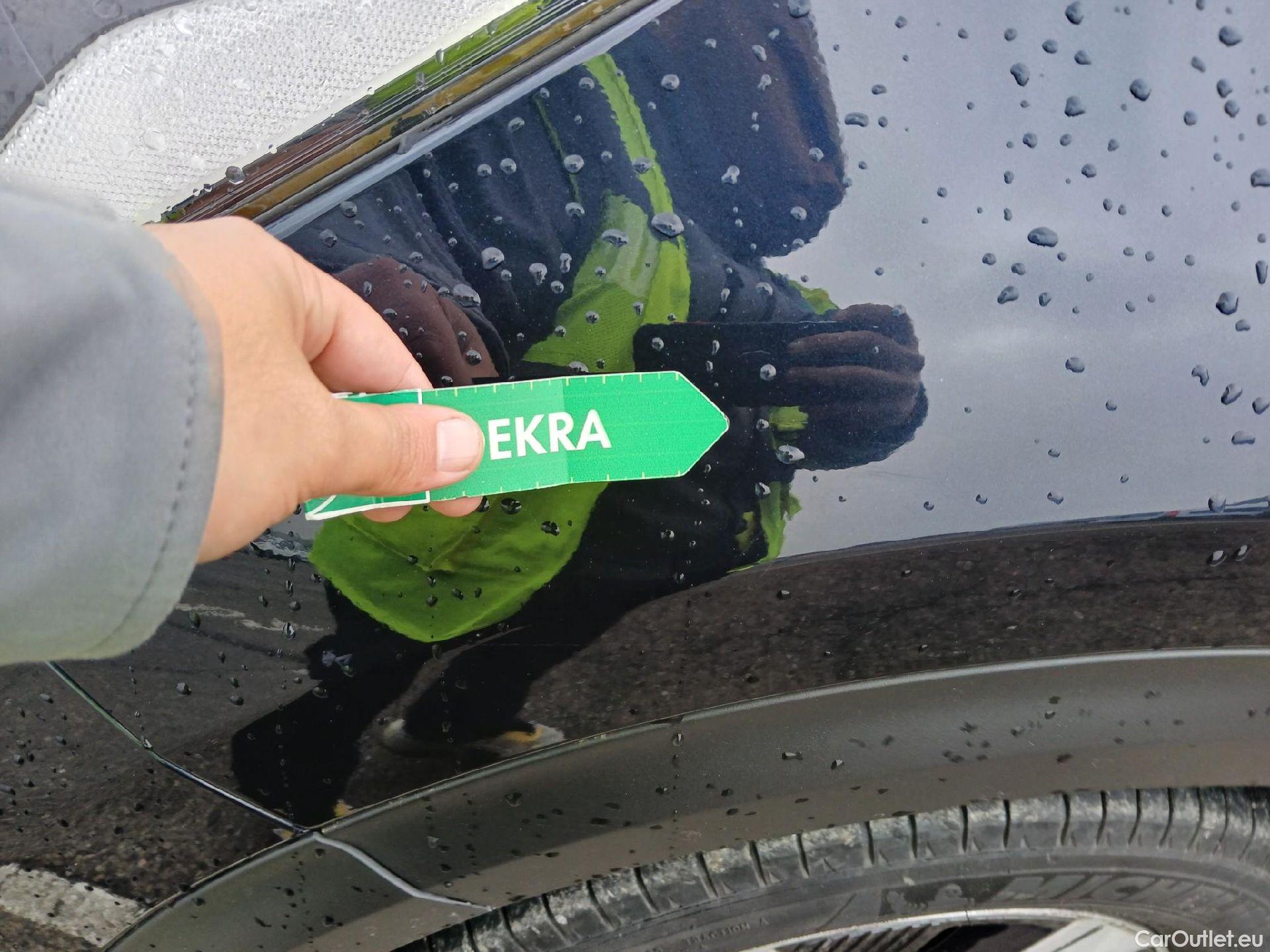  KIA  Niro KIA  1.6 GDi PHEV 104kW (141CV) Drive (AC) #17