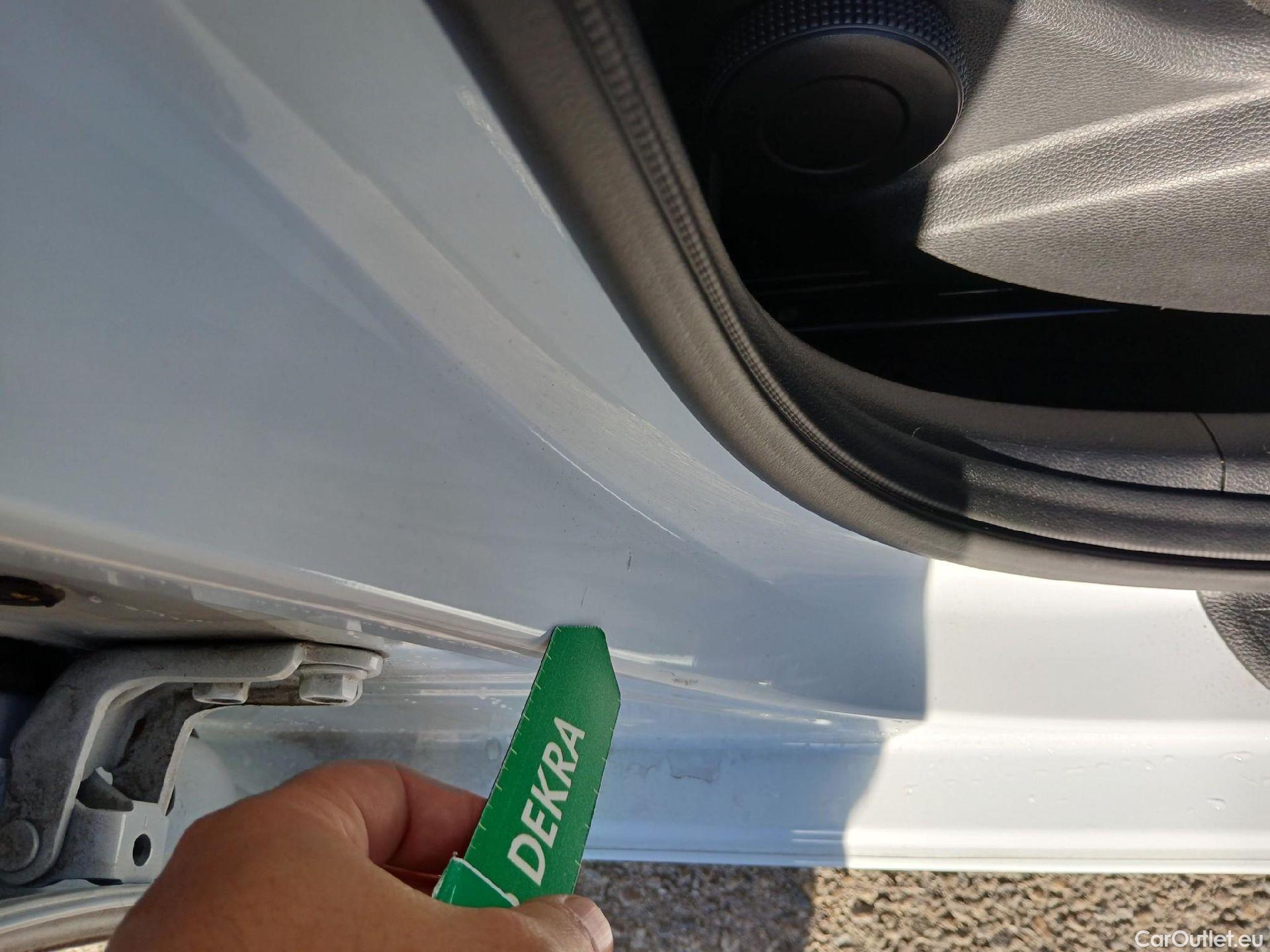  KIA  Cee'd KIA Ceed / 2021 / 5P / berlina con portón 1.0 MHEV 88kW (120CV) Drive DCT #3