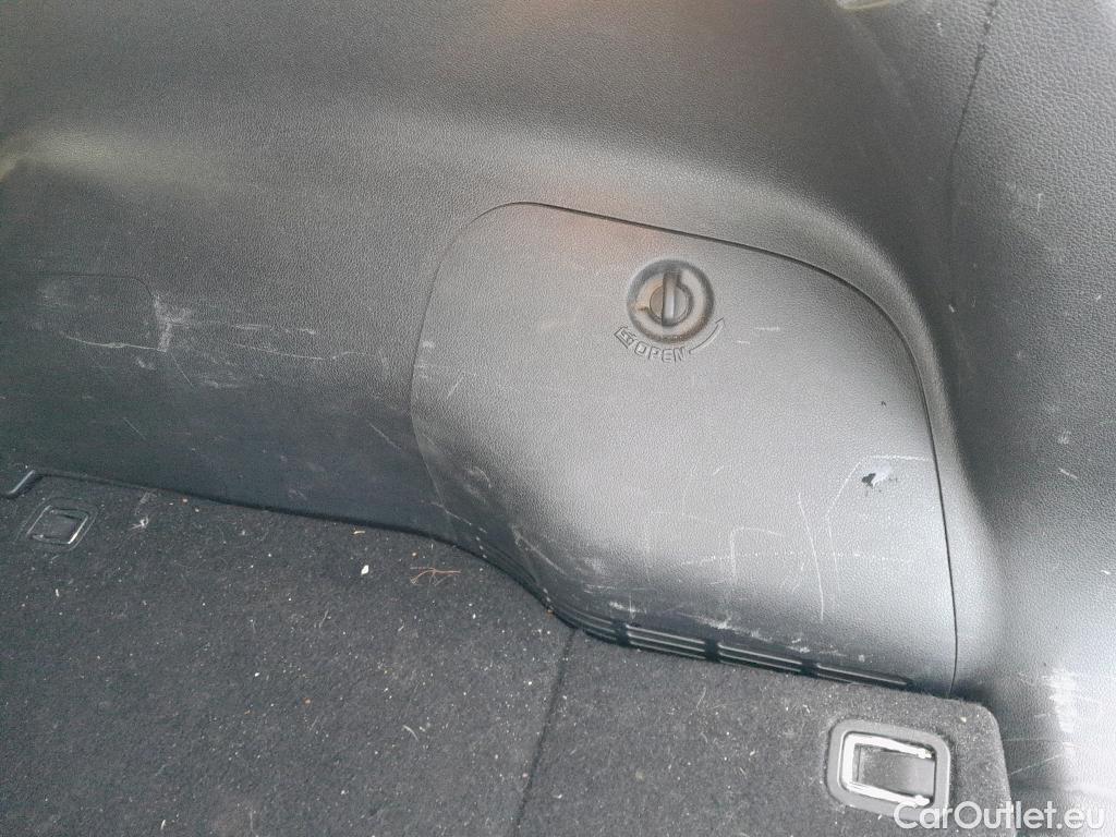  KIA  Niro KIA  / 2019 / 5P / crossover 1.6 GDi PHEV 104kW (141CV) Drive #15