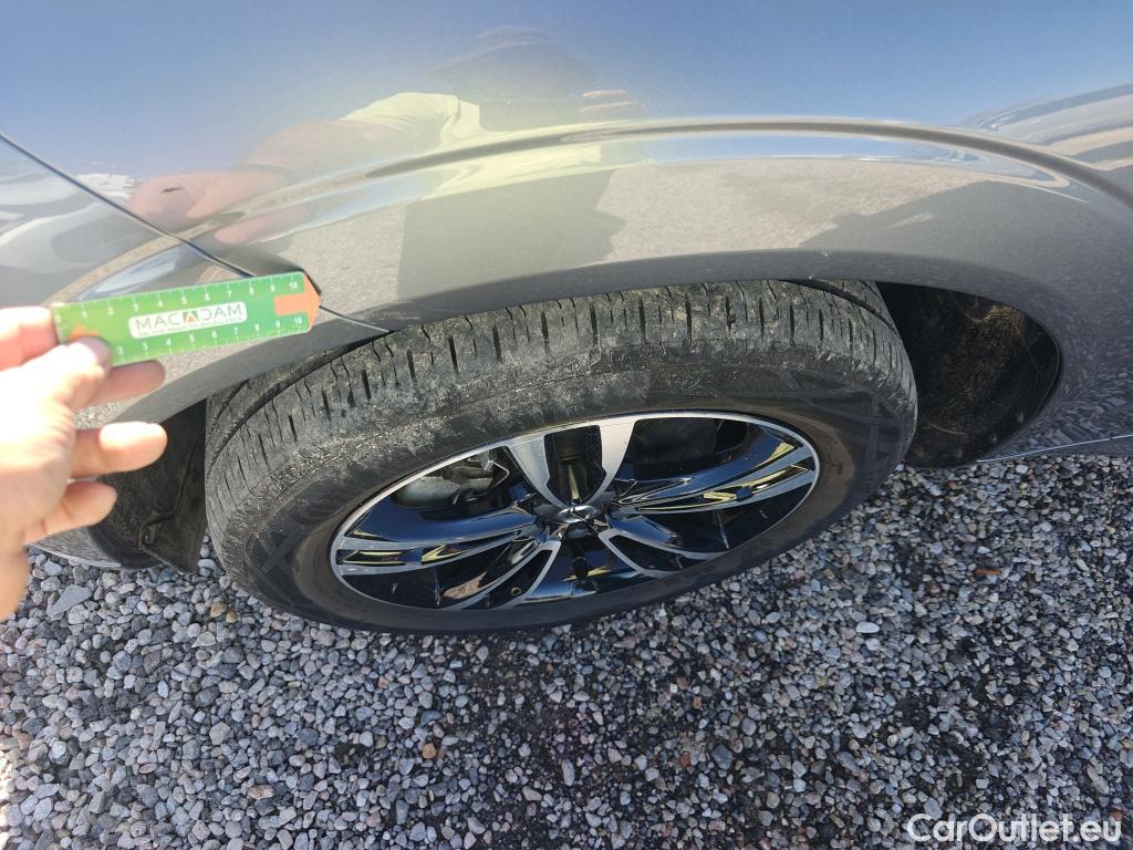  Volvo  XC60 VOLVO  / 2017 / 5P / todoterreno 2.0 T8 AWD Business Plus Auto #6