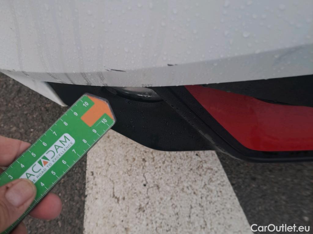  Toyota  Aygo TOYOTA  / 2018 / 5P / minicoche 1.0 70 x-play #4