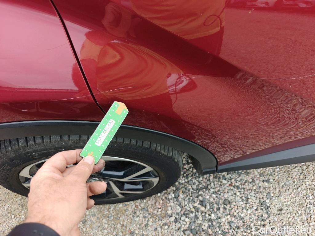  Toyota  C-HR TOYOTA  / 2016 / 5P / todoterreno 1.8 125H Advance #19