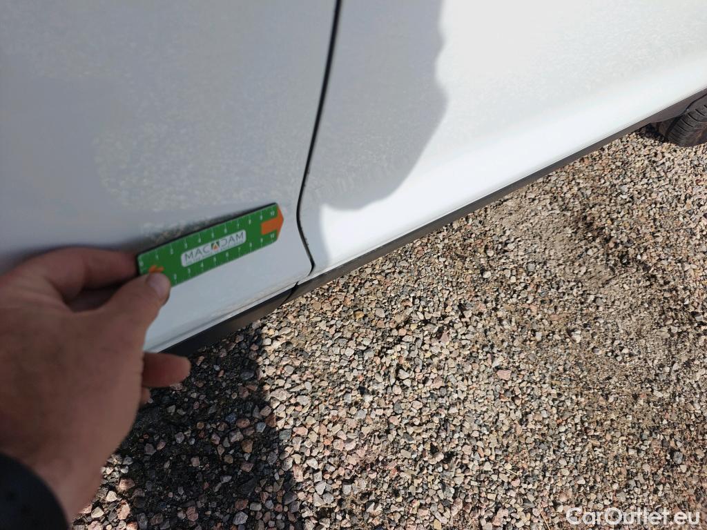  Ford  Kuga FORD  / 2016 / 5P / todoterreno 1.5 EcoBoost 88kW 4x2 Trend+ (CX) #17