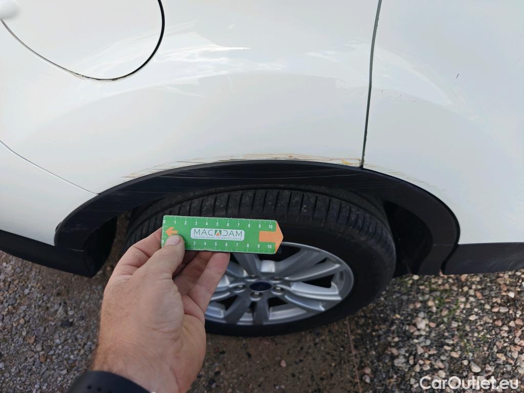  Ford  Kuga FORD  / 2016 / 5P / todoterreno 1.5 EcoBoost 88kW 4x2 Trend+ (CX) #38