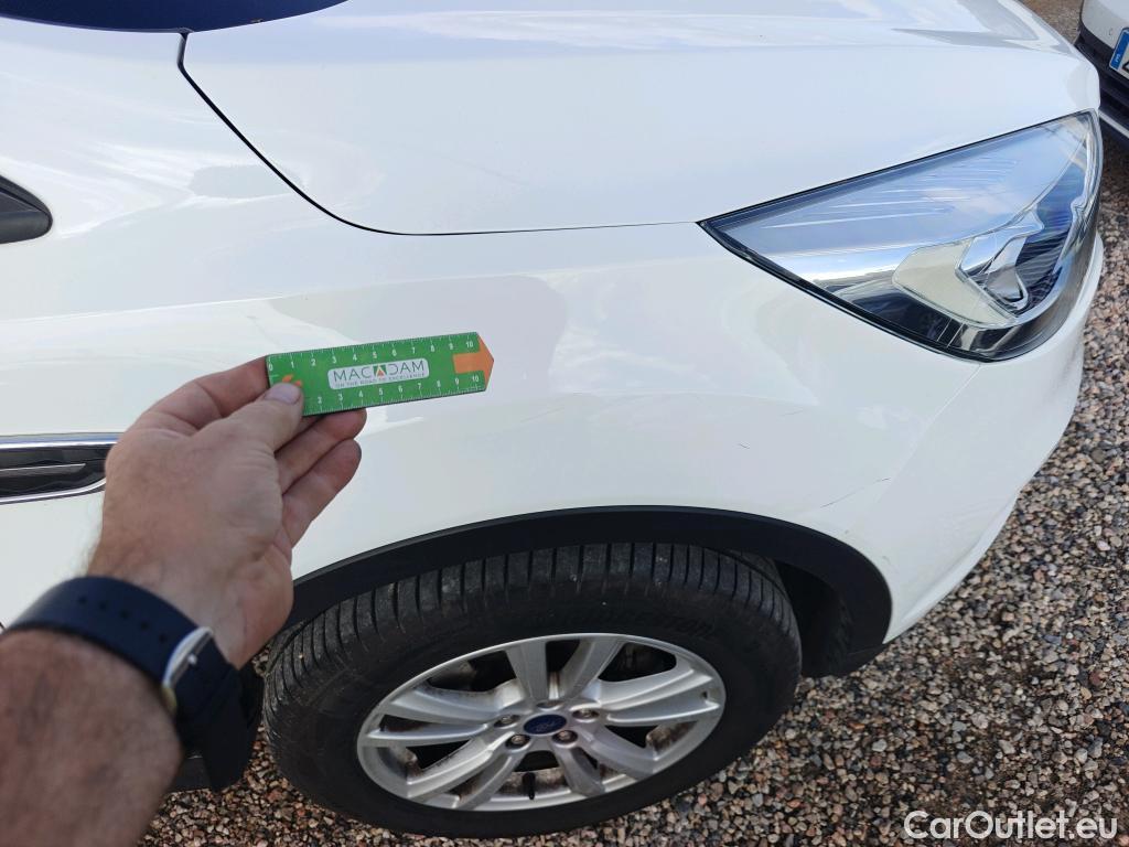  Ford  Kuga FORD  / 2016 / 5P / todoterreno 1.5 EcoBoost 88kW 4x2 Trend+ (CX) #11