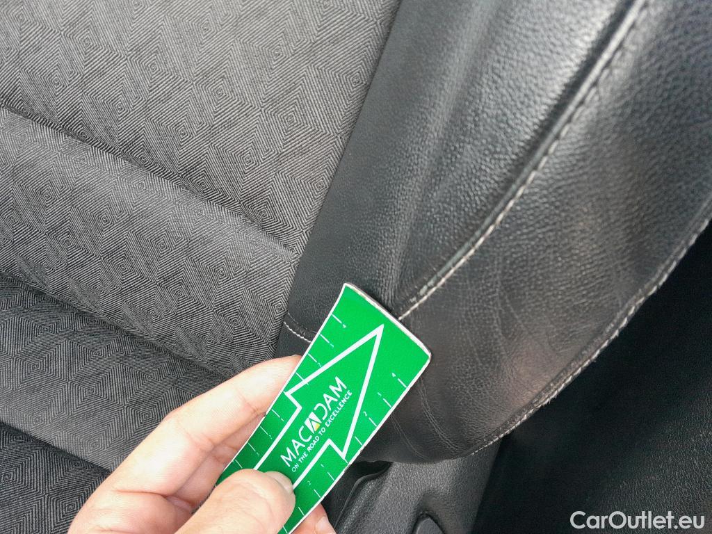  KIA  Niro KIA  / 2019 / 5P / crossover 1.6 GDi PHEV 104kW (141CV) Drive #26